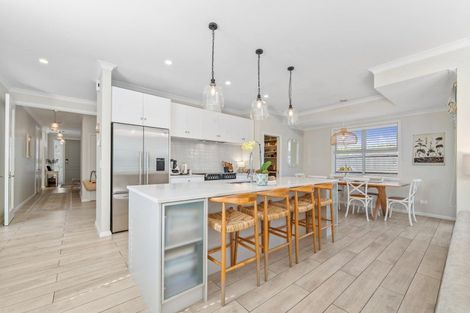 Photo of property in 2 Glen Bridge Lane, Harewood, Christchurch, 8051