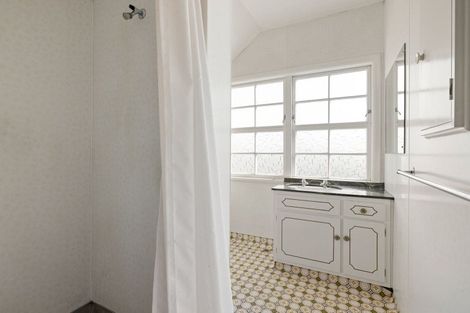 Photo of property in 52 Forest Lake Road, Forest Lake, Hamilton, 3200