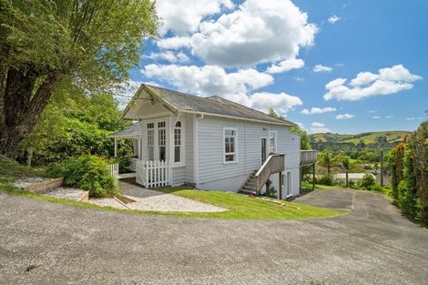 Photo of property in 4 Rautawhiri Road, Helensville, 0800