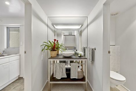 Photo of property in Beauport Apartments, 30u2 The Crescent, Roseneath, Wellington, 6011