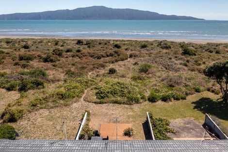 Photo of property in 127-129 Manly Street, Paraparaumu Beach, Paraparaumu, 5032