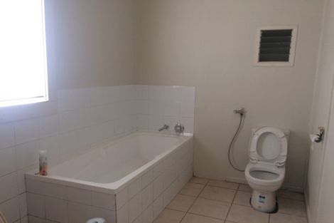 Photo of property in 3215 Great North Road, New Lynn, Auckland, 0600