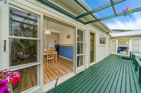 Photo of property in 1 Woodvale Grove, Fairfield, Lower Hutt, 5011