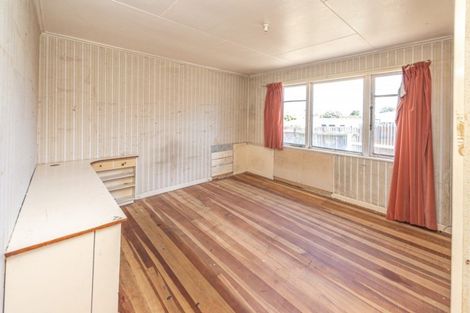 Photo of property in 70 Manuka Street, Castlecliff, Whanganui, 4501