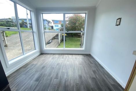 Photo of property in 106 Golf Road, New Lynn, Auckland, 0600