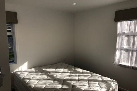 Photo of property in 39 Paynters Avenue, Strandon, New Plymouth, 4312