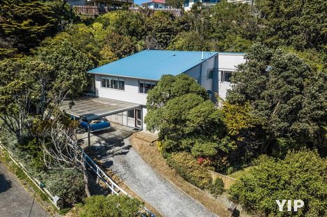 Photo of property in 33 Omega Street, Newlands, Wellington, 6037