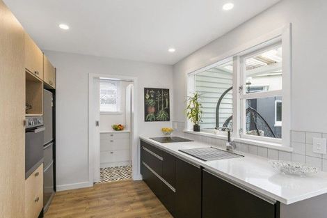 Photo of property in 40 Rua Street, Lyall Bay, Wellington, 6022