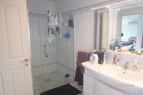 Photo of property in 17 Sea Vista Avenue, Beach Haven, Auckland, 0626