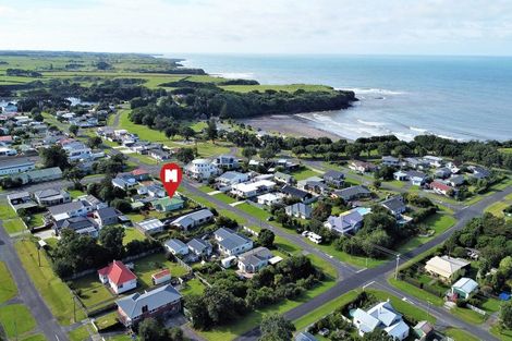 Photo of property in 35 Fox Street, Opunake, 4616