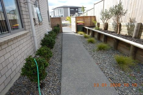 Photo of property in 50 Colliston Rise, Pinehill, Auckland, 0632