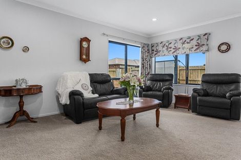 Photo of property in 21 Edgewater Grove, Whakatane, 3120