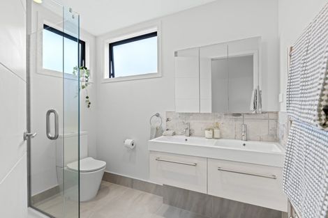 Photo of property in 51 Moffat Road, Red Beach, 0932