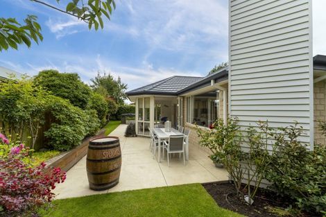 Photo of property in 11 Hoihere Place, Parklands, Christchurch, 8083
