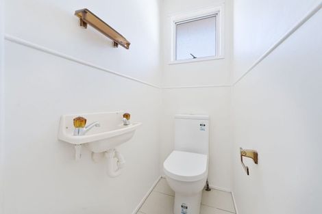 Photo of property in 19 Pankhurst Place, Sunnyvale, Auckland, 0612