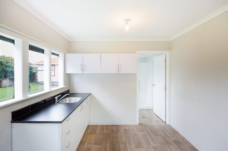 Photo of property in 16 Lancaster Street, Highbury, Palmerston North, 4412