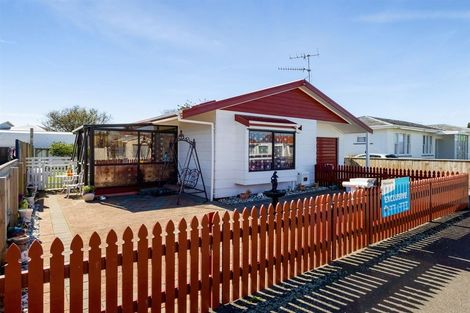 Photo of property in 4 Surrey Street, Hawera, 4610