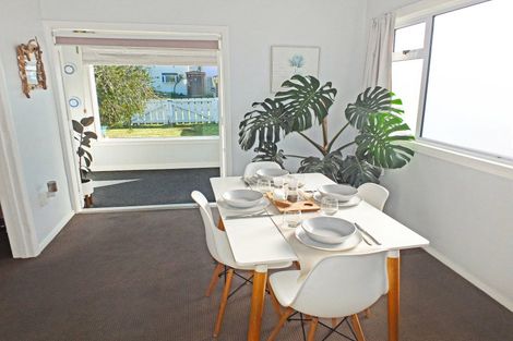 Photo of property in 5 Huia Street, Foxton Beach, Foxton, 4815