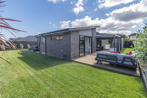 Photo of property in 300 Harbourside Drive, Karaka, Papakura, 2113