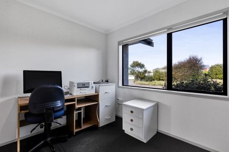 Photo of property in 3 Larlin Heights, Hawera, 4675