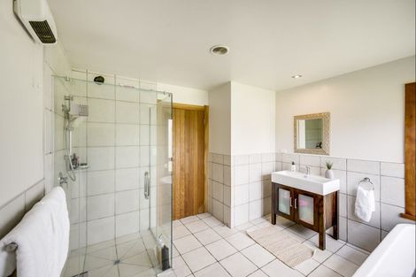 Photo of property in 260 Havelock Road, Akina, Hastings, 4122