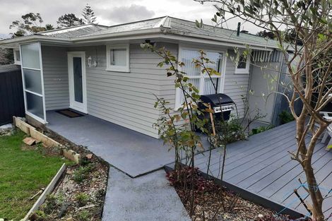 Photo of property in 2 Lowtherhurst Road, Massey, Auckland, 0614