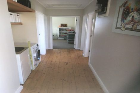 Photo of property in 39 Hiwi Crescent, Titahi Bay, Porirua, 5022