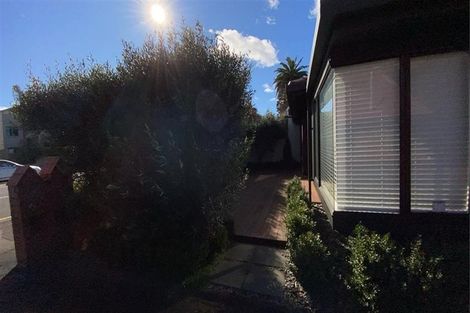 Photo of property in 240b Devonport Road, Tauranga, 3110
