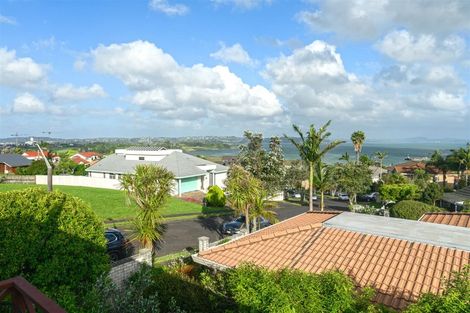 Photo of property in 1 Marguerita Place, West Harbour, Auckland, 0618