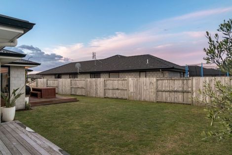 Photo of property in 11 Livingstone Drive, Papamoa Beach, Papamoa, 3118