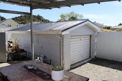 Photo of property in 10 Robertson Street, Oamaru North, Oamaru, 9400