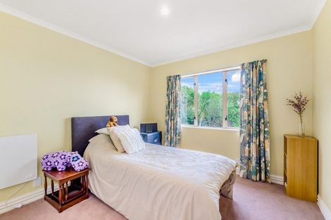 Photo of property in 115 Winara Avenue, Waikanae, 5036