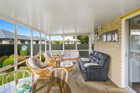 Photo of property in 2/17 Nyoli Street, Northcote, Christchurch, 8052
