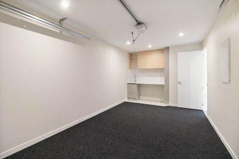 Photo of property in 128 Vintry Drive, Kumeu, 0810