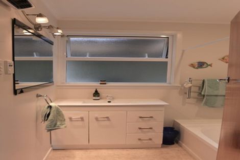 Photo of property in 16 Sandringham Street, Oamaru North, Oamaru, 9400