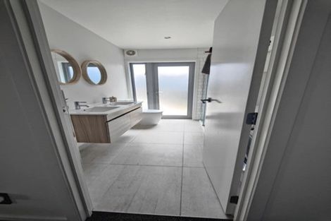 Photo of property in 2/146 Soleares Avenue, Mount Pleasant, Christchurch, 8081