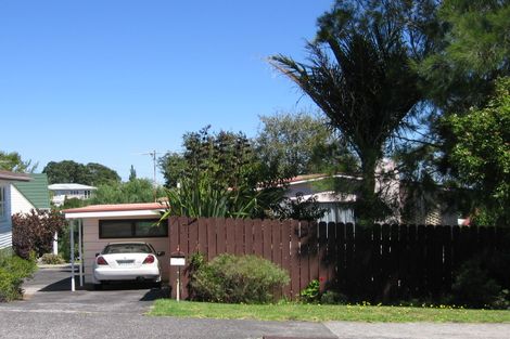 Photo of property in 2/15 Kia Ora Road, Beach Haven, Auckland, 0626