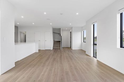 Photo of property in 18 Gosper Road, Takanini, 2112