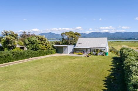 Photo of property in 95 Lake Ferry Road, Lake Ferry, Featherston, 5772
