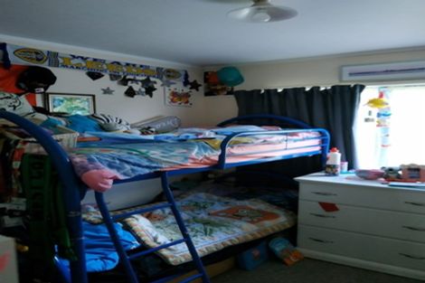 Photo of property in 1/12 Holiday Road, Stanmore Bay, Whangaparaoa, 0932