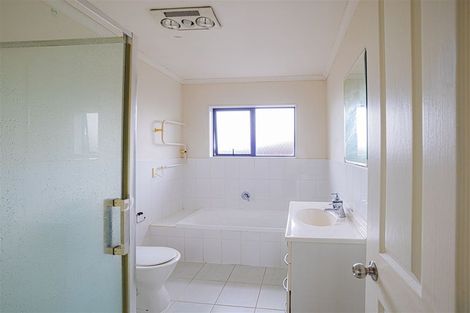 Photo of property in 8 Orrell Place, Mangere, Auckland, 2022