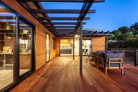 Photo of property in 77 Paremata Road, Paremata, Porirua, 5024