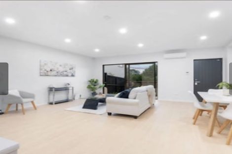 Photo of property in 1e Edgewood Way, Henderson, Auckland, 0612
