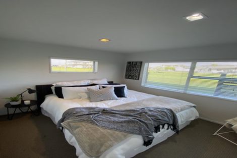 Photo of property in 10 Hoihere Drive, One Tree Point, 0118