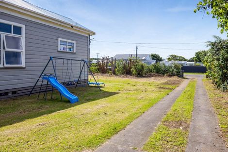 Photo of property in 64 Puriri Street, Hawera, 4610