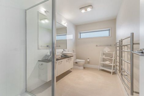 Photo of property in 18 Kensington Drive, Orewa, 0931