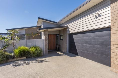 Photo of property in 6 Taranui Way, Paraparaumu Beach, Paraparaumu, 5032