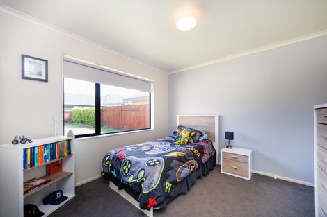 Photo of property in 43 Geneva Terrace, Kelvin Grove, Palmerston North, 4414