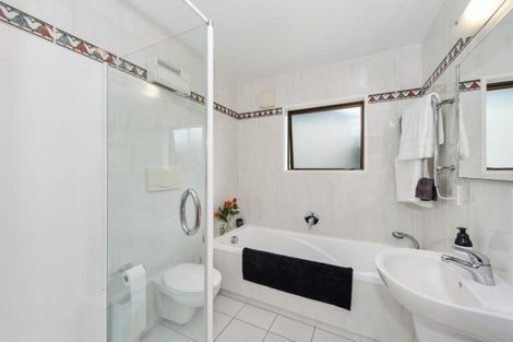 Photo of property in 32 Cooper Place, Chedworth, Hamilton, 3210