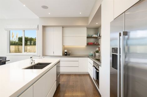 Photo of property in 114 Oceanbeach Road, Mount Maunganui, 3116